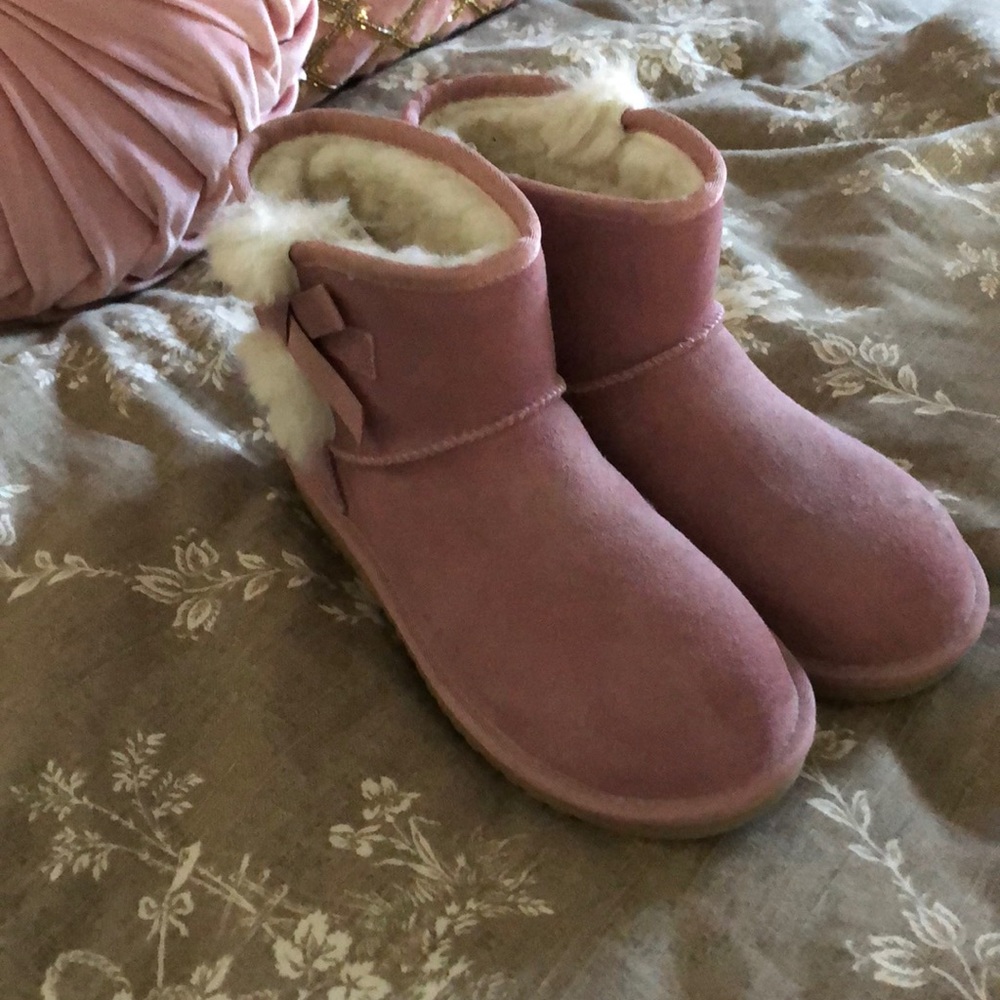 Totally adorable Uggs pink boots size 7